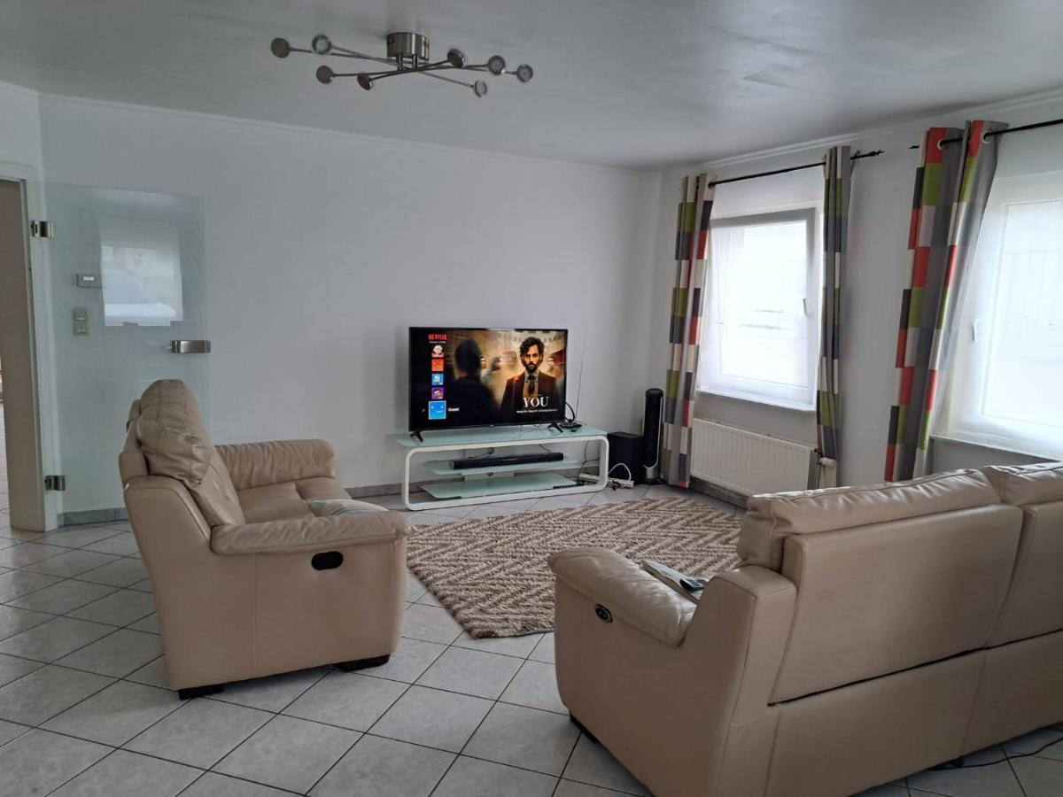 Large Room In Schuttrange Free Parking 10Mins To Airport Excellent Customer Services Экстерьер фото