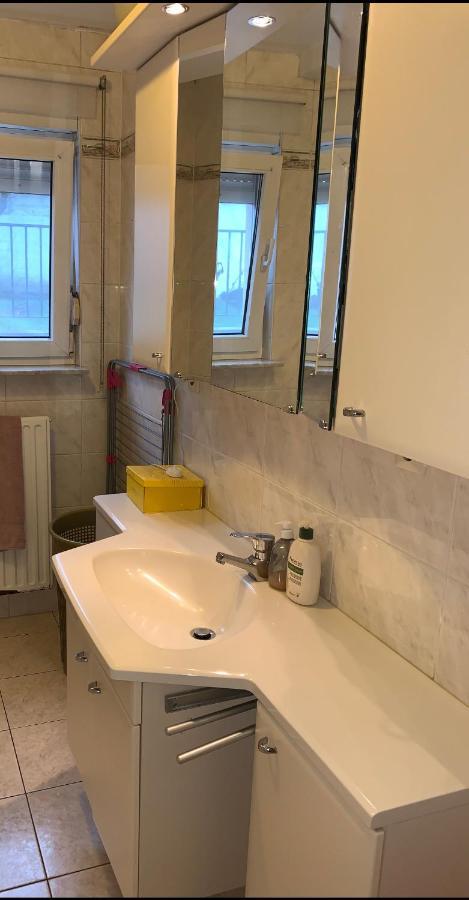 Large Room In Schuttrange Free Parking 10Mins To Airport Excellent Customer Services Экстерьер фото