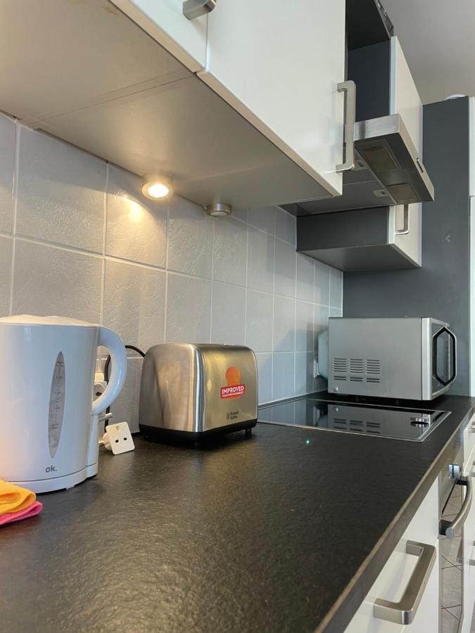 Large Room In Schuttrange Free Parking 10Mins To Airport Excellent Customer Services Экстерьер фото