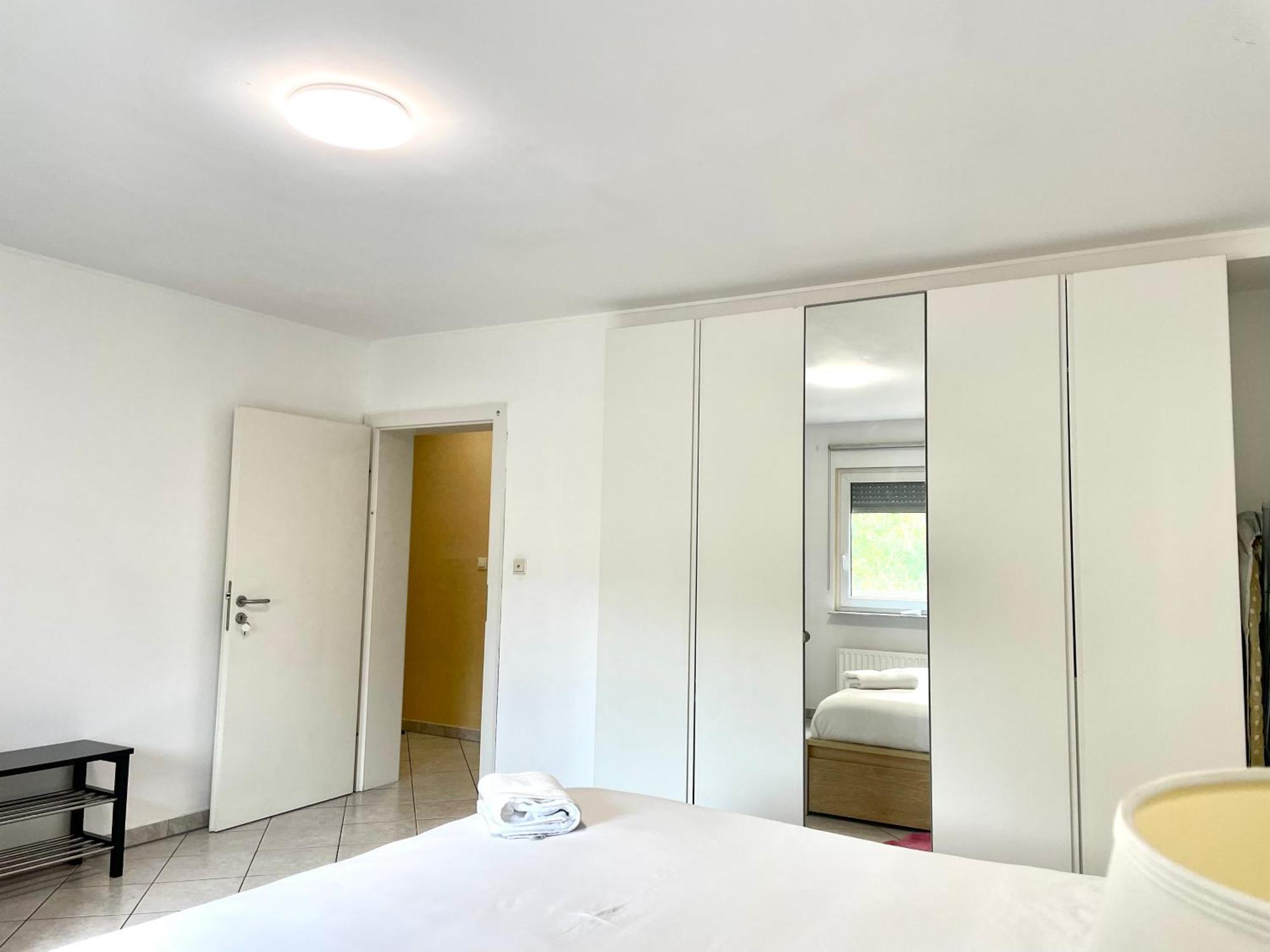 Large Room In Schuttrange Free Parking 10Mins To Airport Excellent Customer Services Экстерьер фото