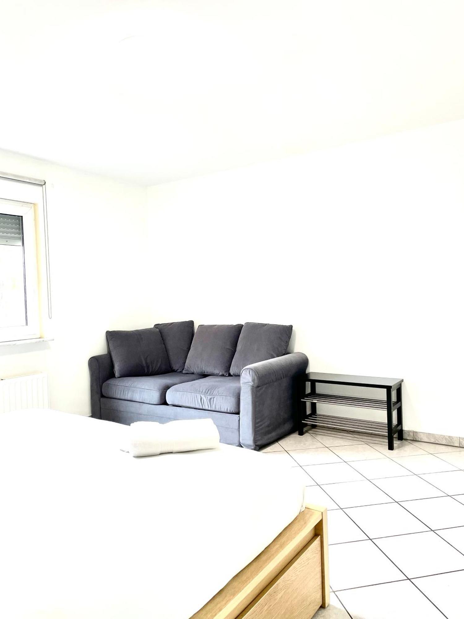 Large Room In Schuttrange Free Parking 10Mins To Airport Excellent Customer Services Экстерьер фото