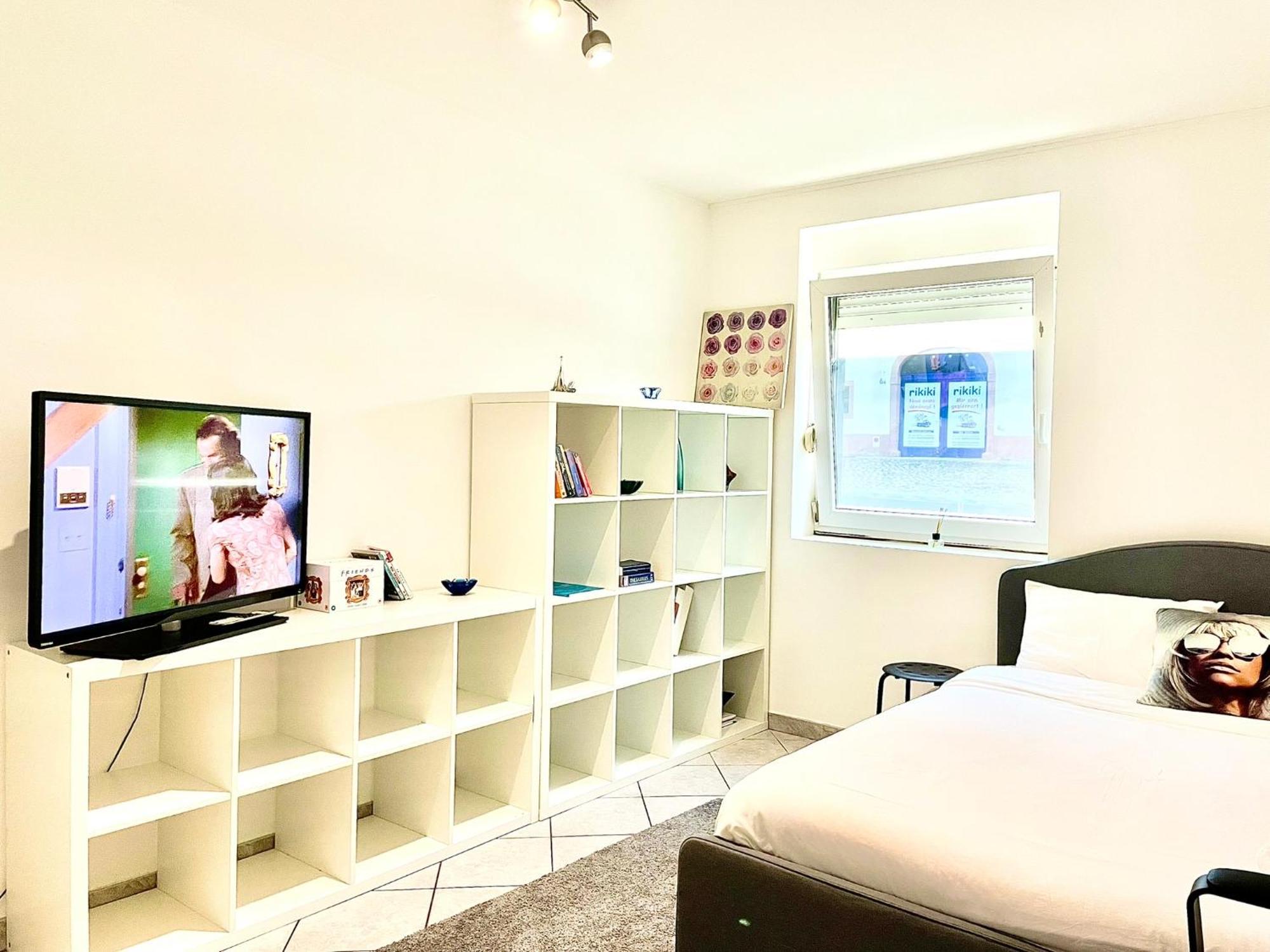 Large Room In Schuttrange Free Parking 10Mins To Airport Excellent Customer Services Экстерьер фото